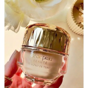 Kem nền Cledepeau 10 gam-Lớp nền sang trọng, sự khởi đầu cho làn da tươi sáng